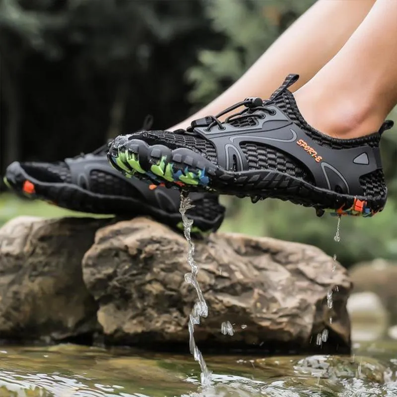 Quick-drying hiking boots for men